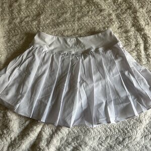Elegant White Pleated Skirt